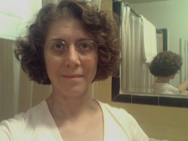 Style your front section of hair to shorter strands and. Easy Way To Cut Your Own Hair In A Curly Bob Sheryl S Blog