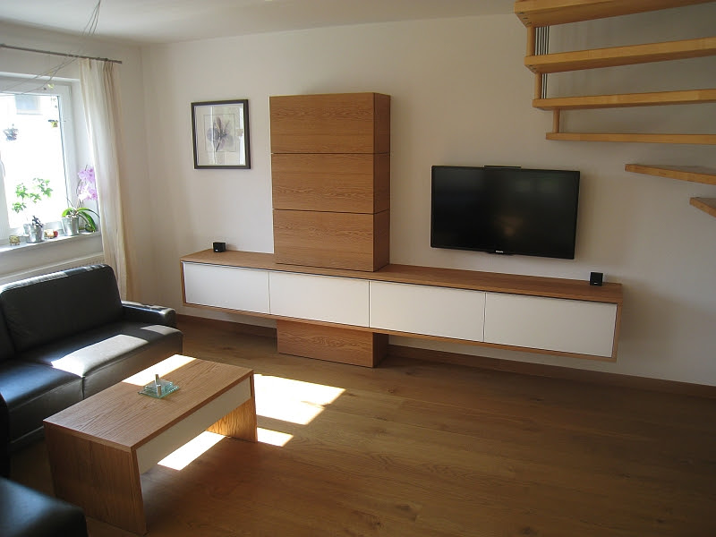 Wer im dachgeschoss wohnt weiß, welche herausforderungen eine dachschräge mitbringt: Schreinerei Eibl Holzdesign