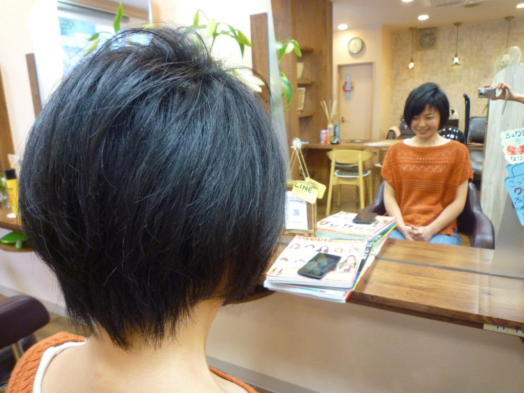 元の髪型 多い 太い くせ毛 ショート 最も人気のある髪型