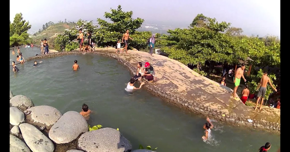 Kolam Renang Randuagung Gresik : Bukit Awan di Gresik ...