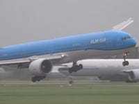 Watch these pilots pull off an incredibly difficult jet landing in dangerous weather