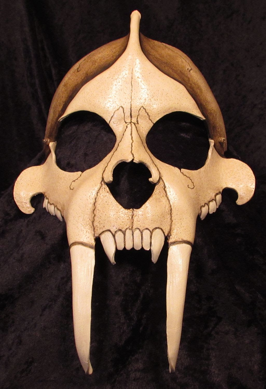 Skull, saber tooth, saber tooth tiger, extinct, fossil, tiger, feline. Saber Tooth Tiger Skull Mask