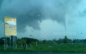 tornado_funnel_3293485b.jpg