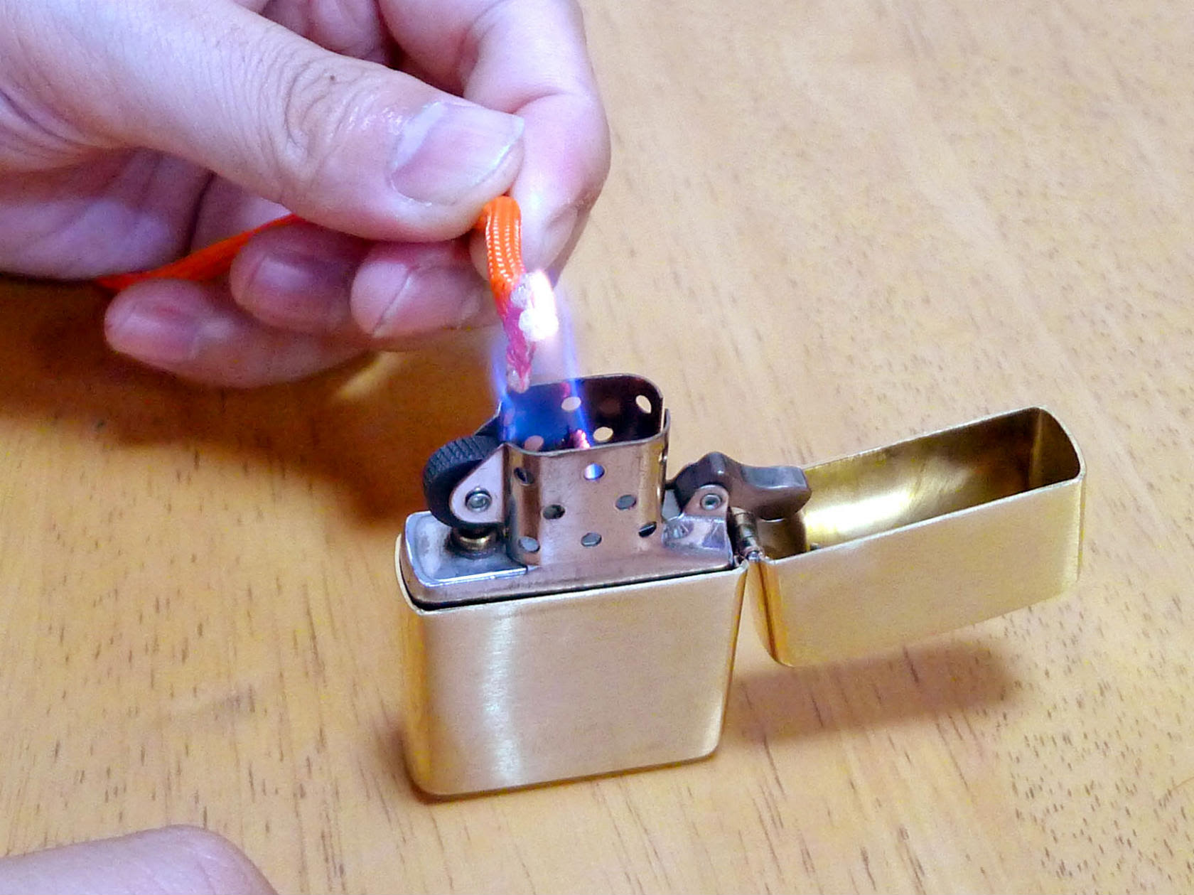最高のコレクション Zippo 開け方 トップ新しい画像