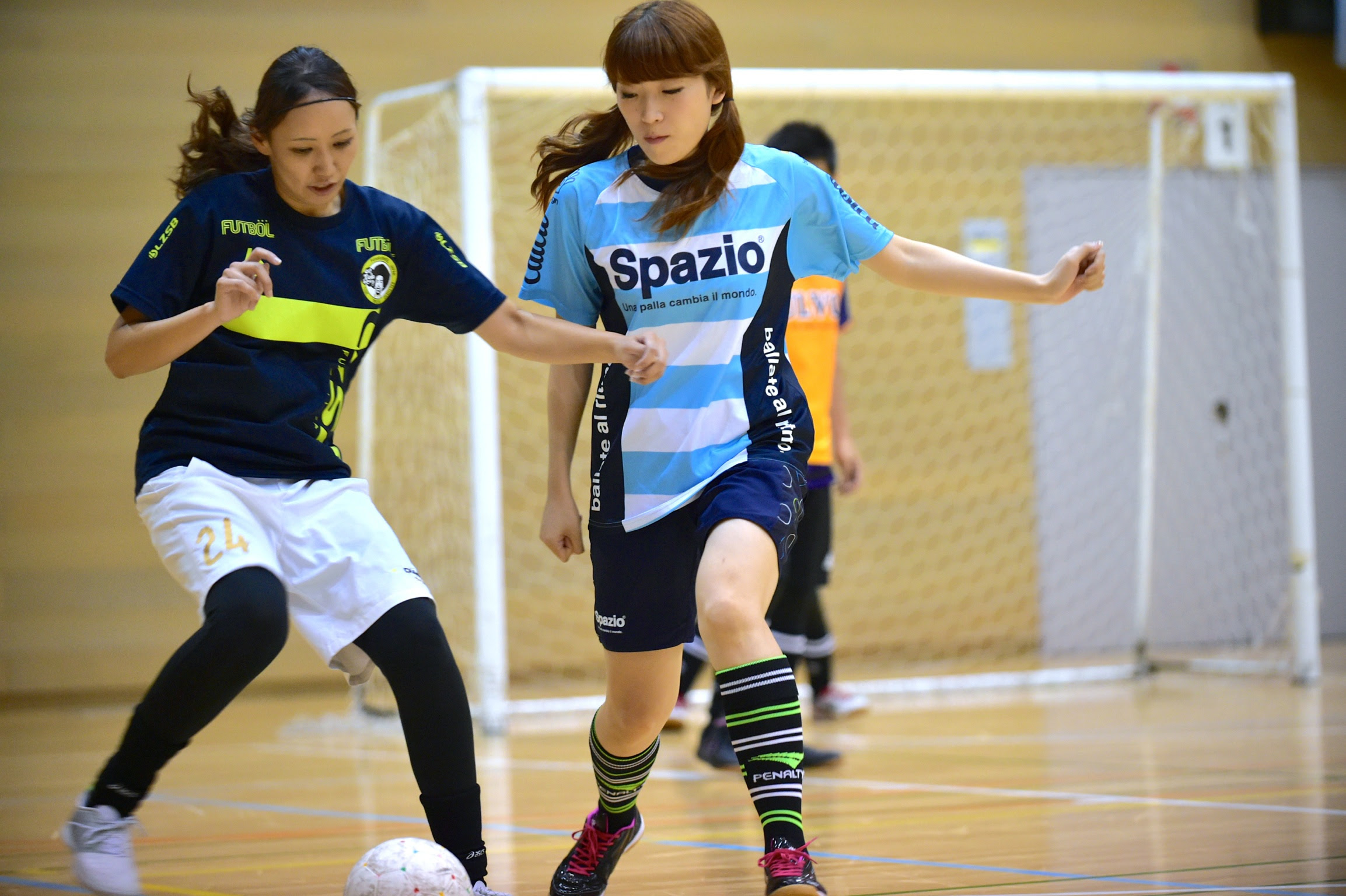 ファッショントレンド 綺麗なフットサル 女子 ウェア