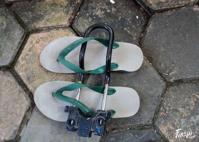 Paling Populer 13 Gambar  Sandal  Lucu  Gokil