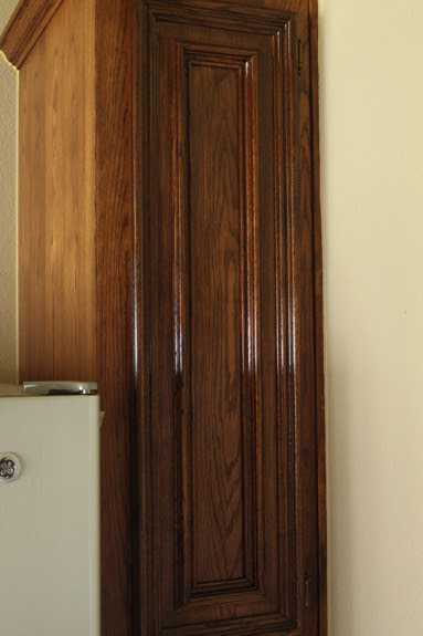 How to apply gel stain to kitchen cabinets. A Diy Disaster Decorchick