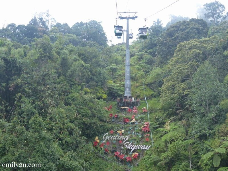 Check 'pesara' translations into english. Taking The Genting Skyway Cable Car To English Garden From Emily To You