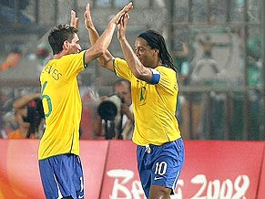 Seleção brasileira de futebol feminino goleia a china em sua estreia na olimpíada da pandemia. Globoesporte Com Pequim 2008 Noticias Brasil Vence China E Vai Reencontrar Camaroes Nas Quartas De Final