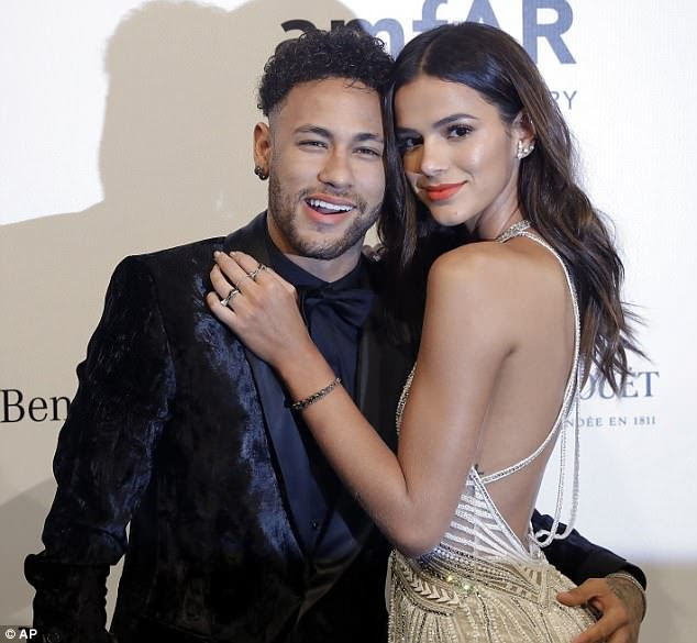 Adorei: Neymar e Bruna pareciam felizes no amor