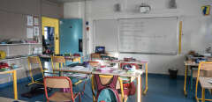 Illustrations classes primaire a l ecole JB. Clement a Trappes dans les Yvelines le 7 fevrier 2022. Trappes, FRANCE - 08/02/2022                        Illustrations of primary classes at the JB. Clement school in Trappes in the Yvelines department on 7 February 2022. Trappes, FRANCE - 02/08/2022//04HARSIN_ILLUSTRATIONSCLASSEECOLE006/2202081621/Credit:ISA HARSIN/SIPA/2202081627