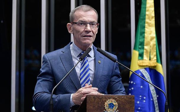 Senador Fabiano Contarato pede prisão preventiva do pastor André Valadão