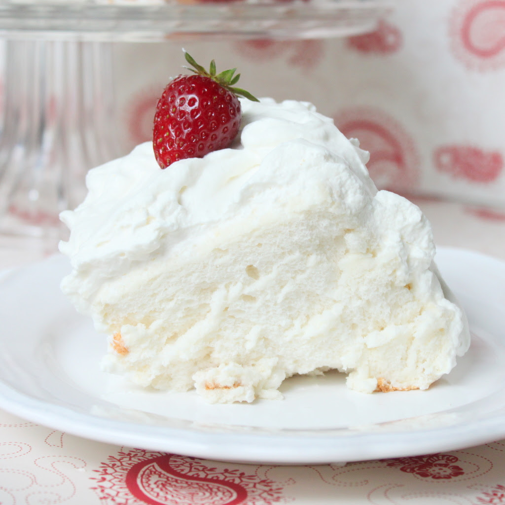 Using a whisk, whip until stiff peaks form. Whipped Cream Frosting Itsy Bitsy Foodies