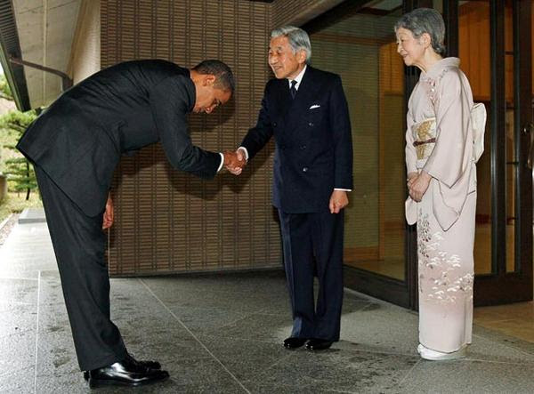 Hasil gambar untuk orang jepang membungkuk