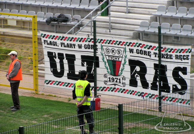 Relacja i wynik na żywo od godziny 12.40 na polsatsport.pl. Miedz Legnica Vs Gks Tychy 01 05 2010 Spiele Erlebnis Stadion De Stadien Spiele Sg Dynamo
