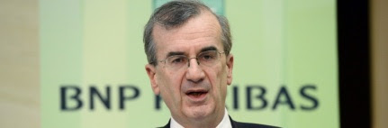 François Villeroy de Galhau , alors DG de BNP Paribas, lors d'une conférence de presse à Paris le 5 février 2015. 