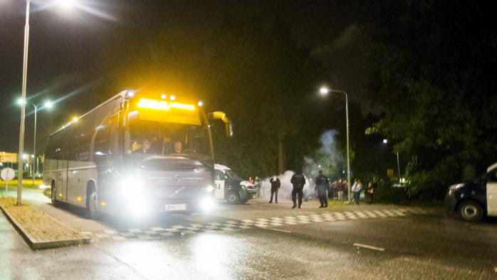 VIDEO. Un bus de migrants visé par des jets de pétards en Finlande