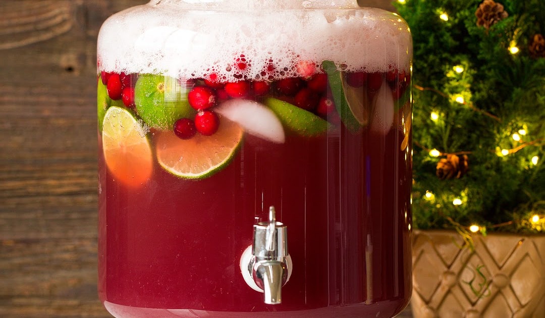 Champain Christmas Beverages / Perfect Holiday Signature ...