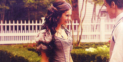 I'm a massive the vampire diaries fan and my favorite character is katherine. Katherine Pierce Gifs Page 37 Wifflegif