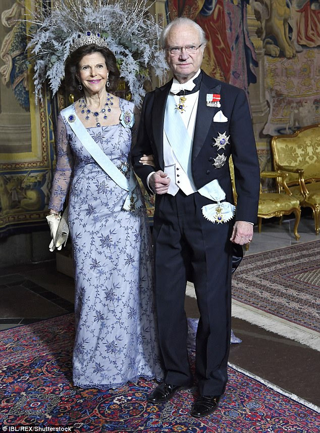 Nobel jantar: o rei Carl Gustaf e a rainha Silvia no jantar do prêmio em Estocolmo