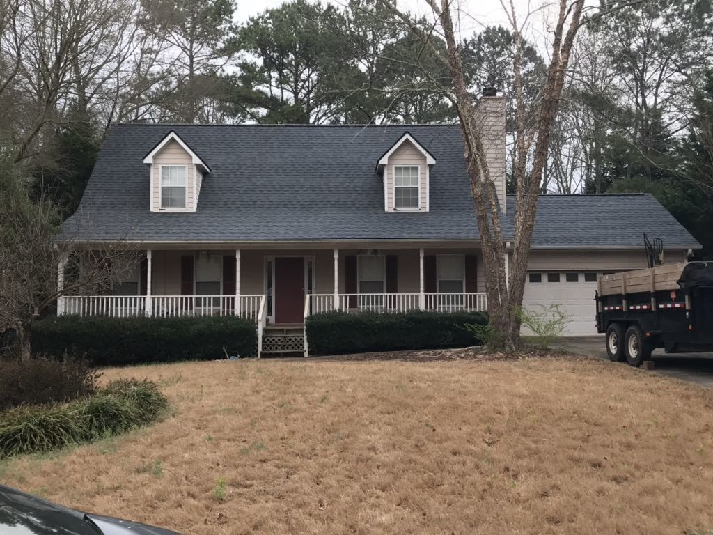The particular style i really enjoy is the colonial slate, which is relatively dark, with hints of dark red and gray in it, and is really wonderful for brick homes. Idea Book Colonial Slate Certainteed Landmark Architectural Shingles Total Pro Roofing