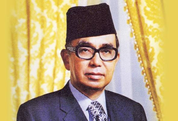 Bekas perdana menteri, tun abdullah ahmad badawi hari ini dianugerahi anugerah pencapaian sepanjang hayat khas bapa pembangunan modal insan pembangunan modal insan ini akan membawa malaysia ke arah transformasi nasional 2050 (tn50), katanya pada edisi ketiga. 40 Tahun Perginya Bapa Pembangunan Malaysia Astro Awani
