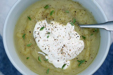Warm potato leek soup (vichyssoise)