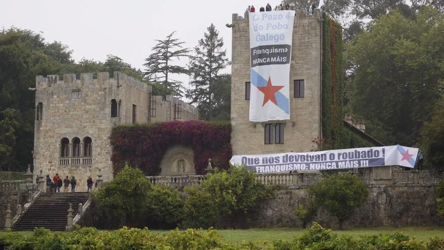 Banners unfurled in the occupation of Pazo de Meiras