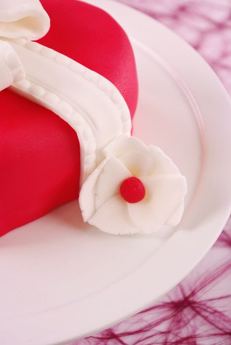 Gateau En Forme De Coeur Pate A Sucre
