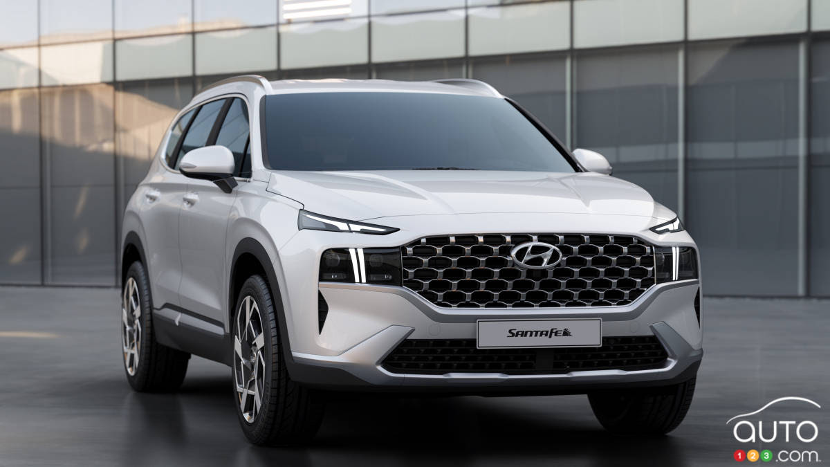 Hyundai santa fe 2022 the 2022 hyundai santa fe finishes near the top of our midsize suv rankings. Hyundai Shows Its Revised 2021 Santa Fe Car News Auto123