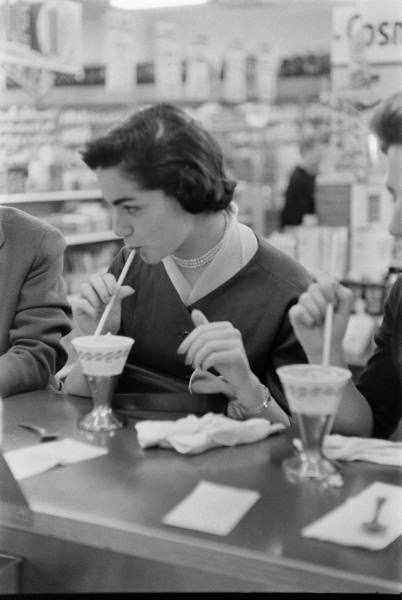 Woolworth
                                                          & Kreske's
                                                          soda fountains
                                                          ... our
                                                          favorite 

                                                          treat of the
                                                          month