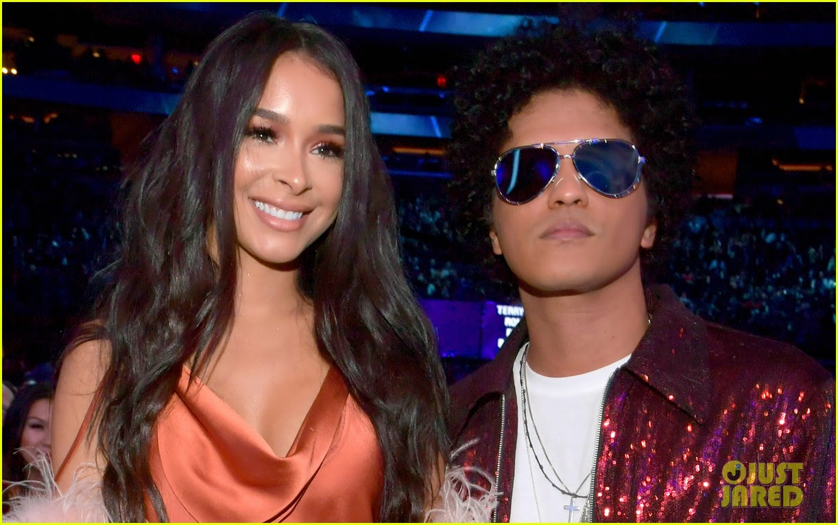 Bruno mars's girlfriend, jessica caban was born on june 13, 1982 in new york city, ny. Bruno Mars Couples Up With Girlfriend Jessica Caban At Grammys 2018 Photo 4023008 2018 Grammys Bruno Mars Grammys Jessica Caban Pictures Just Jared