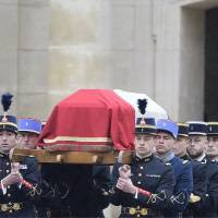 Merci à Arnaud Beltrame, sa famille, son institution, ses convictions.