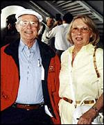 Join facebook to connect with ernie wise and others you may know. Bbc News Entertainment Little Ern S Final Bow