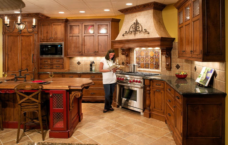Using natural brown wooden feature and furniture, it looks natural blending with kitchen appliance. 20 Gorgeous Kitchen Designs With Tuscan Decor