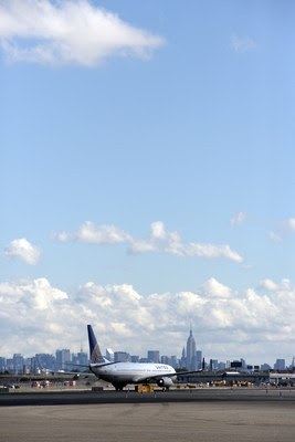 United Airlines Partners with New York City to Fly Medical Volunteers to Help in COVID-19 Fight