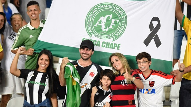 O zagueiro vascaíno luan começa a partida no banco de reservas. Brasil X Colombia Amistosos 2017 Globoesporte Com