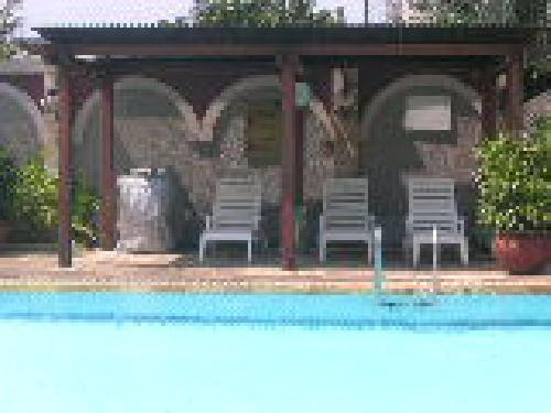 Seperti kolam renang pada umumnya kolam renang surya waterboom memiliki fasilitas meliputi kolam yang dibagi untuk dewasa dan anak, dan lokasi: Tirta Agung Kota Gresik