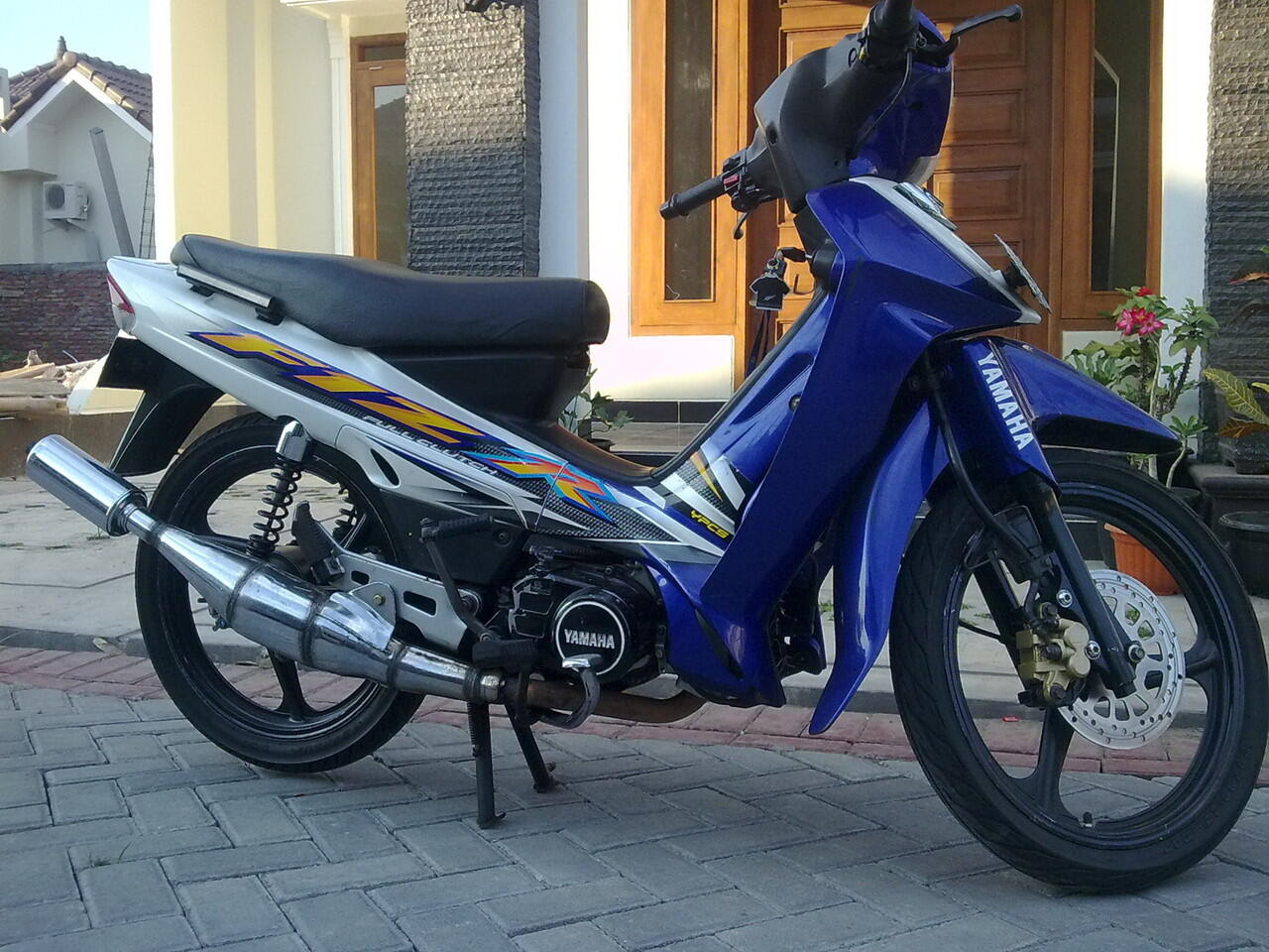 21 Koleksi Modifikasi Motor Fiz R Road Race  Warna Biru 