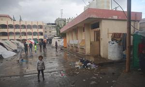 Una de las escuelas que sirven de refugio en la ciudad de Jan Yunis, Gaza.