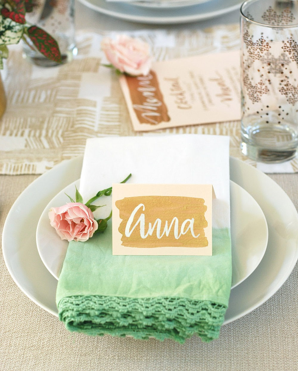 From lh6.googleusercontent.com sceglietelo in base al periodo dell'anno in cui si svolge il matrimonio, al tema o semplicemente ai vostri gusti preferiti. Segnaposto Matrimonio Originali Ecco I Piu Belli Fatti A Mano