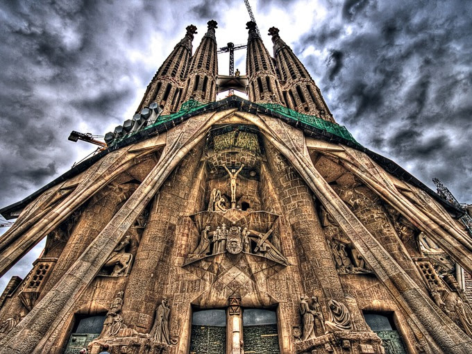 Nhà thờ Sagrada Familia - kiệt tác của kẻ điên hay thiên tài?