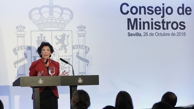 El Consell de Ministres d'aquest divendres, que ha decidit recórrer la reprovació del rei pel Parlament, s'ha celebrat, excepcionalment, a Sevilla (EFE)