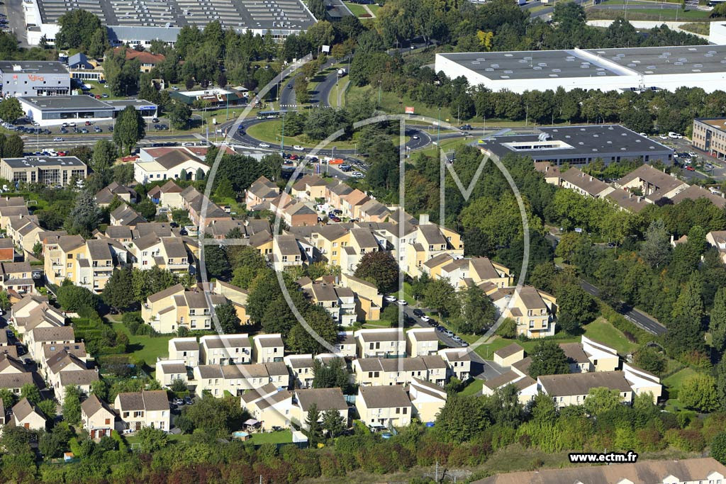 Cergy le haut noctilien est une gare routière française basé dans cergy, ile de france. Votre Photo Aerienne Cergy Le Bontemps 3662698588450