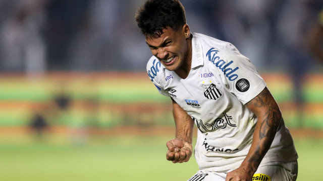 Marcos Leonardo se emociona em campo após morte da sogra: 'O gol foi para ela'