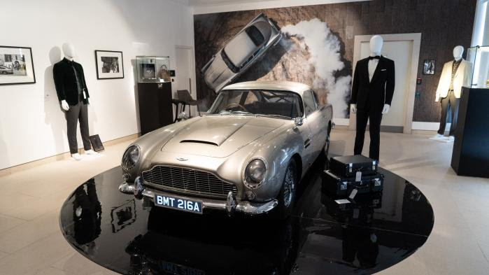 James Bond : l'Aston Martin DB5 du dernier film "No Time To Die" vendue plus de trois millions d'euros aux enchères