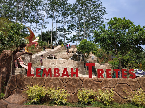 Lokasi Dan Jam Buka Lembah Tretes Kediri Persembahan Wisata Terbaru Dari Kota Tahu Yang Siap Untuk Diburu Daka Tour