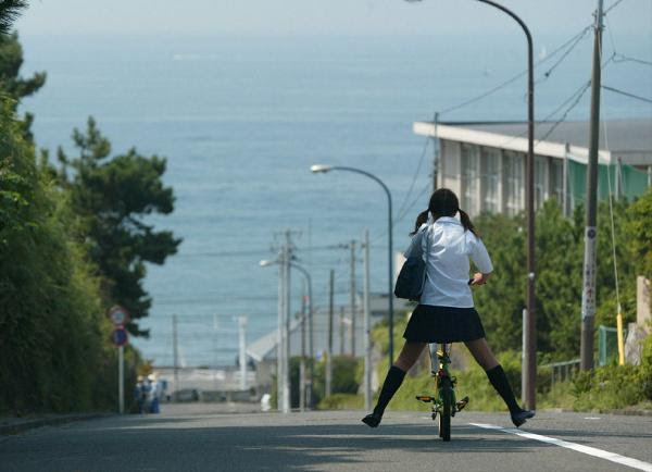 この長い長い下り坂を君を自転車の後ろに乗せて