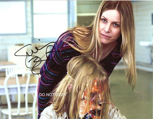 The film is centered on the run of three members of the psychopathic antagonist family from the previous film, now seen as villainous protagonists. Sheri Moon Zoombie 8x10 Reprint Signed Photo 1 Rp Rob Zombie The Devils Rejects