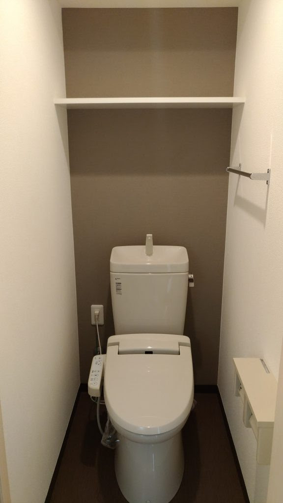 綺麗なマンション トイレ リフォーム 壁紙 アニメ画像